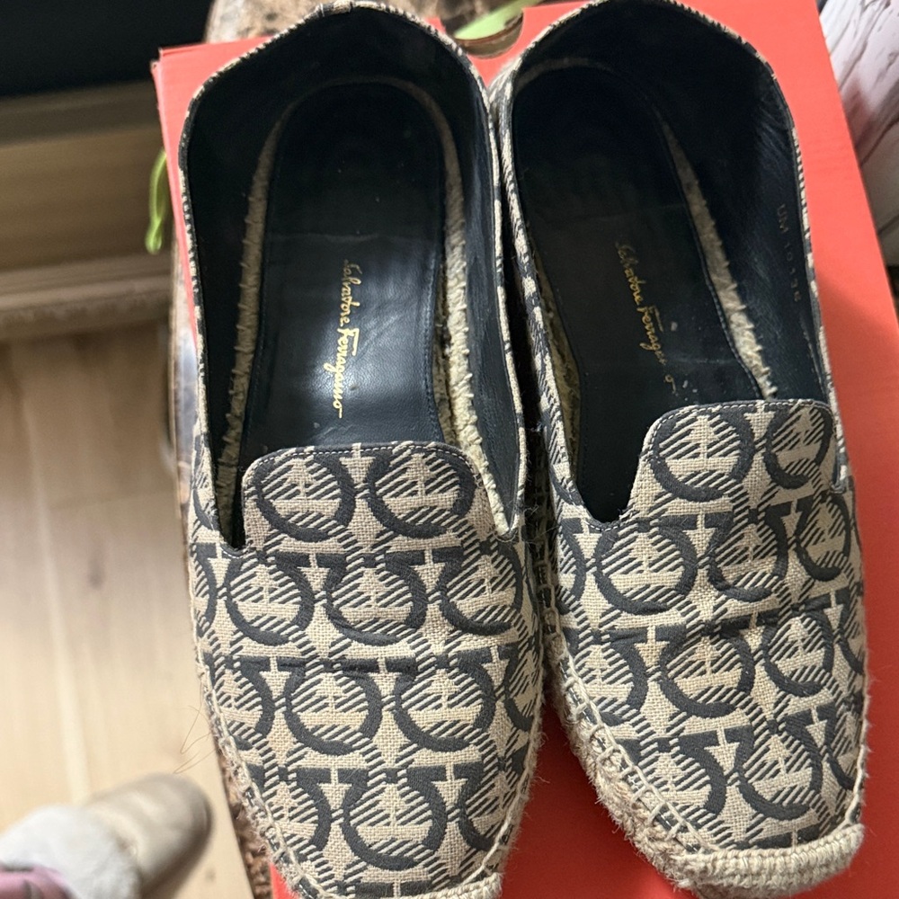 Salvatore Ferragamo Black and Cream Patterned Flats